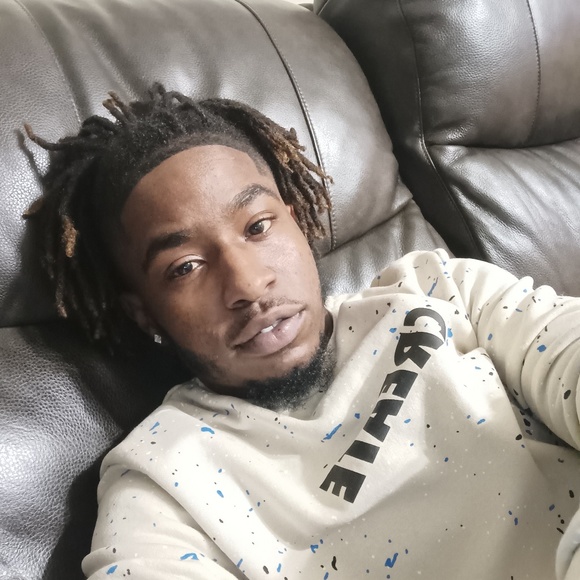 Meet your Posher, Darrian - Picture 1 of 1